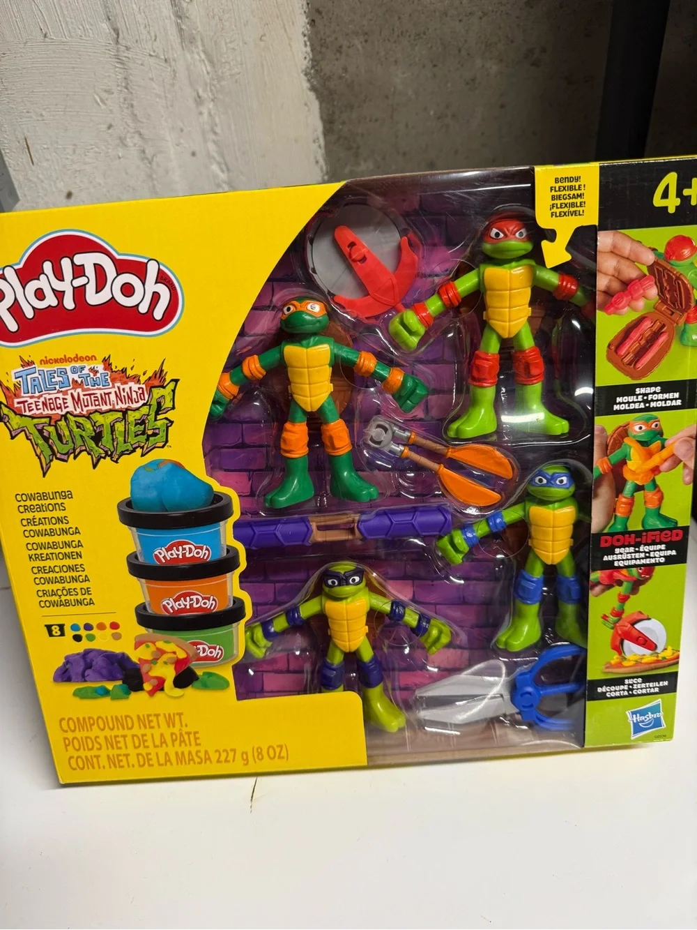 Teenage Mutant Ninja Turtles Gift Set- Raphael Figure and Play Doh Set!